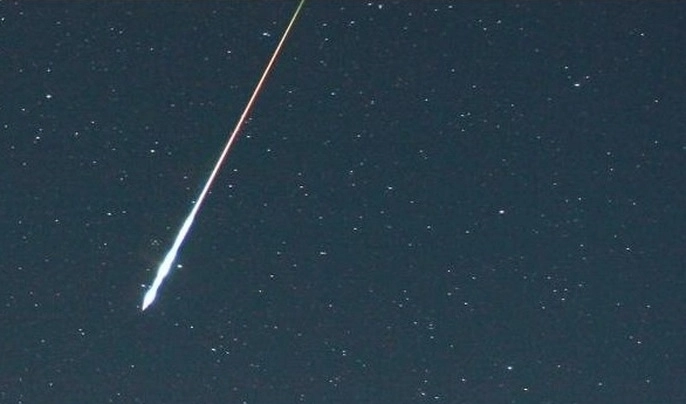 la-noapte-va-fi-ploaie-de-stele-ochii-pe-cer-ca-sa-vedem-curentul-de-meteori-geminide