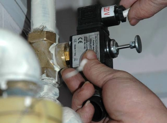 legea-care-ii-poate-amenda-pe-romanii-care-au-termopane