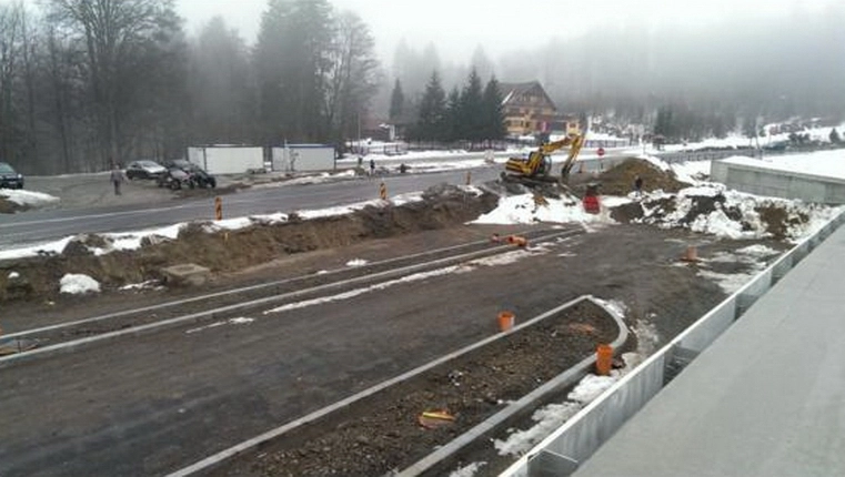 lucrarile-la-parcarea-din-poiana-mica-sunt-aproape-de-finalizare