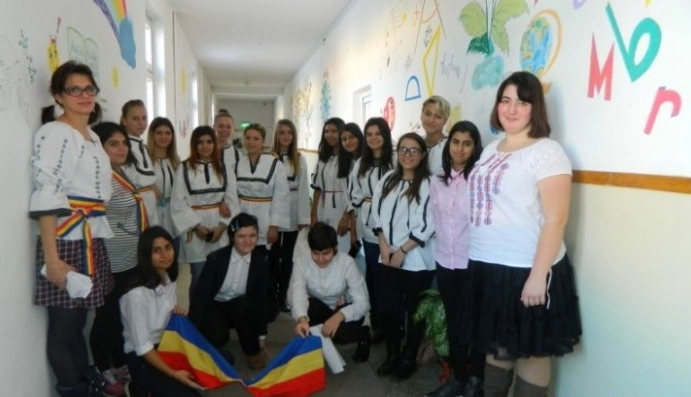 marea-unire-privita-prin-ochi-de-copil-la-scoala-profesionala-speciala-codlea