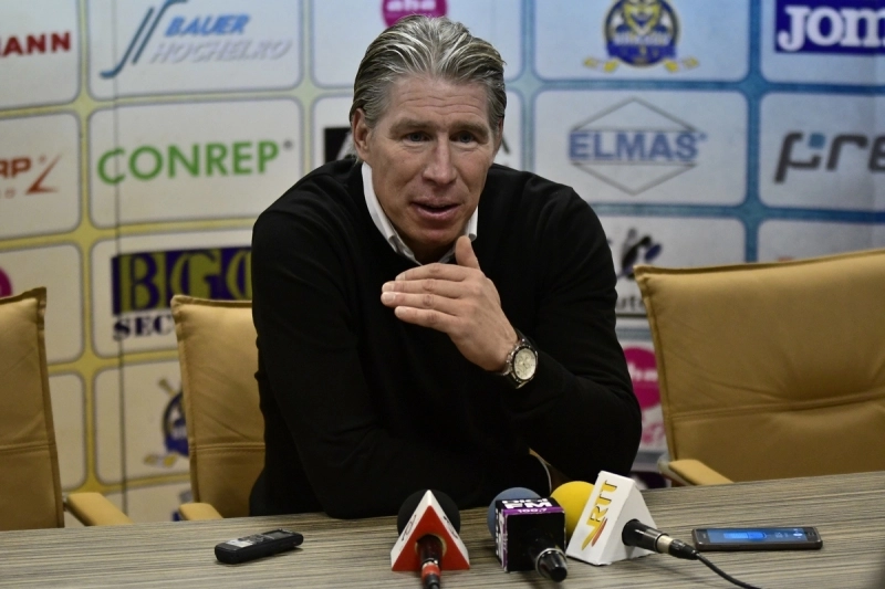 martin-lacroix-inca-un-an-pe-banca-lui-corona-wolves