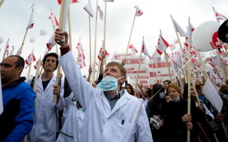 medicii-de-familie-si-pacientii-lor-protesteaza