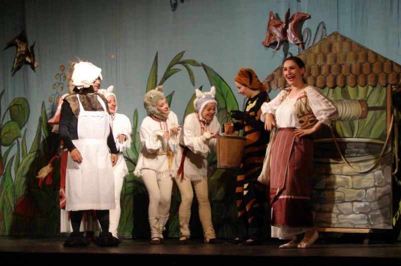 micutii-operei-in-recital-de-ziua-lor