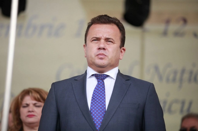 ministerul-educatiei-vrea-sa-ii-oblige-pe-studentii-bugetati-sa-ramana-in-tara