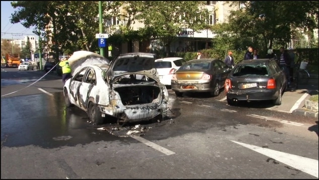 o-masina-a-explodat-in-centrul-civic