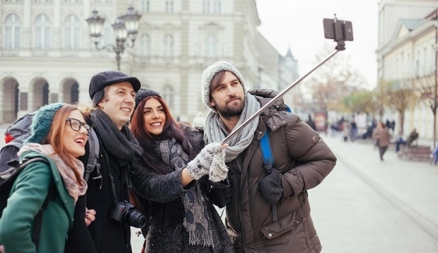 orasul-european-care-a-interzis-folosirea-selfie-stickului