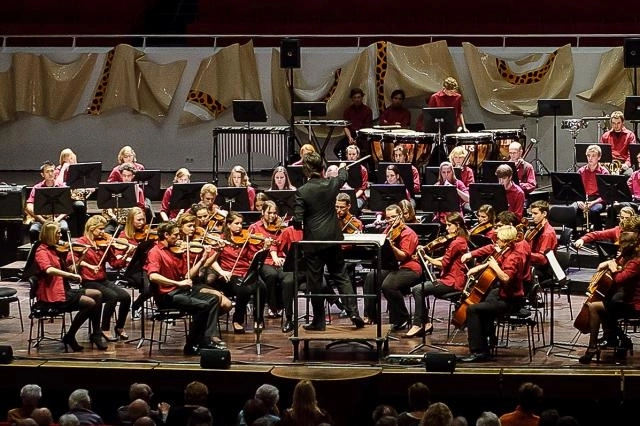 orchestra-simfonica-de-tineret-din-haga-concerteaza-in-aceasta-seara-in-piata-sfatului