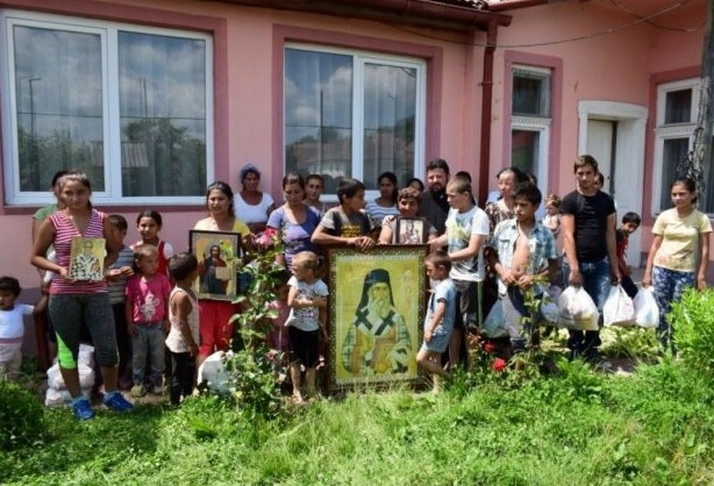 pachete-cu-alimente-pentru-100-de-familii-nevoiase