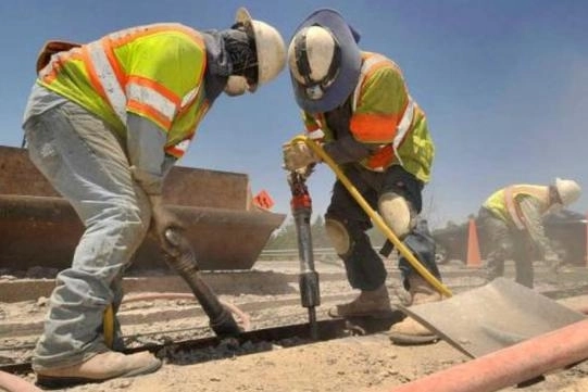 piata-constructiilor-in-criza-lipsa-acuta-de-muncitori-