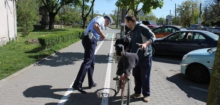 politistii-cu-ochii-pe-biciclisti-