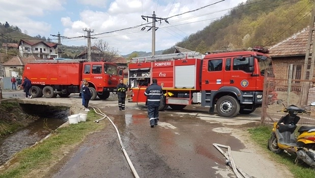pompierii-intervin-mai-rapid-in-zona-turistica-bran-moieciu-fundata