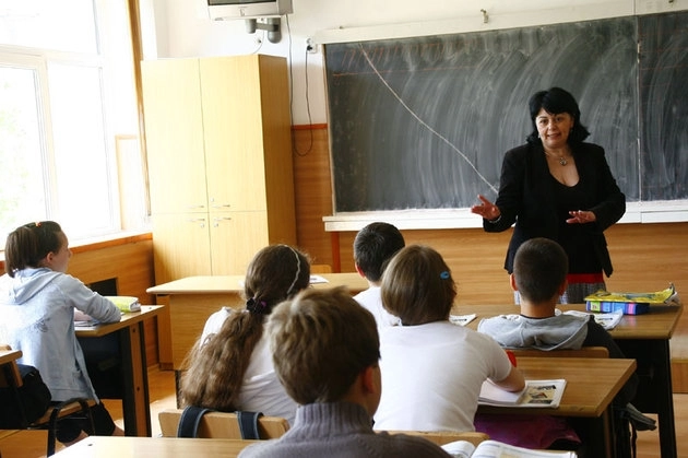 primaria-nu-are-bani-pentru-salariile-profesorilor