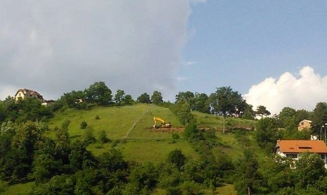 proprietarul-terenului-de-pe-dealul-warthe-risca-dosar-penal