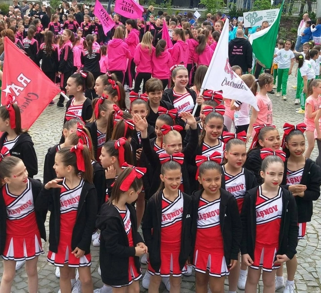 rasnov-cheerleaders-campioane-la-doua-categorii