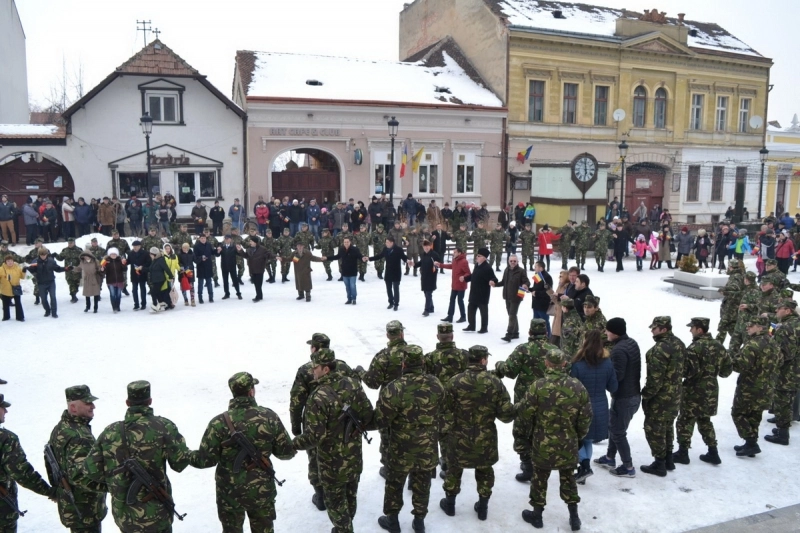 rasnovenii-au-sarbatorit-ziua-de-24-ianuarie-in-piata-unirii