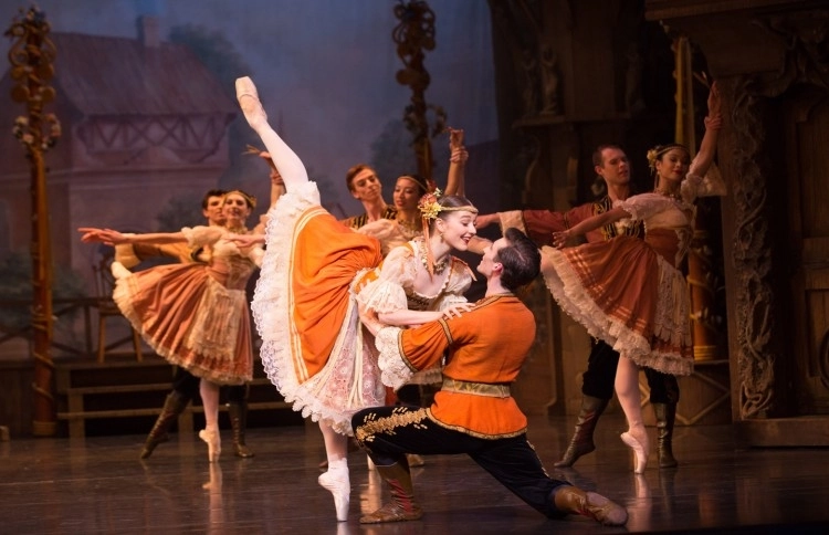 repetitie-cu-public-pentru-spectacolul-pentru-cei-mici-mesterul-papusar