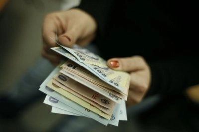 salariul-minim-brut-va-fi-1450-de-lei-de-la-1-februarie-2017