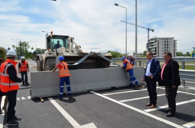 se-circula-pe-podul-spre-sanpetru