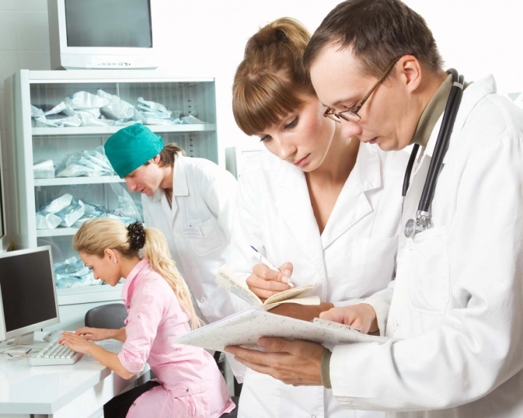 se-redeschide-la-fagaras-scoala-postliceala-sanitara-ecaterina-teodoroiu