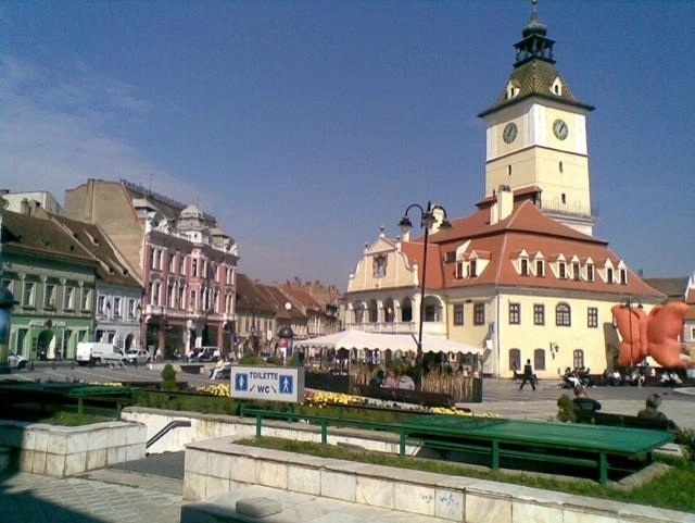 toaleta-pentru-persoanele-cu-dizabilitati-in-piata-sfatului