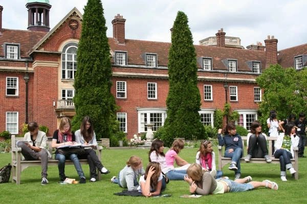 top-education-tour-ajunge-in-brasov