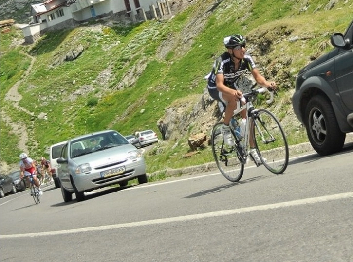 trafic-restrictionat-vineri-pe-transfagarasan-pentru-desfasurarea-turului-ciclist-al-sibiului