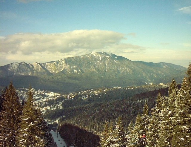 turistii-prefera-muntele-de-paste