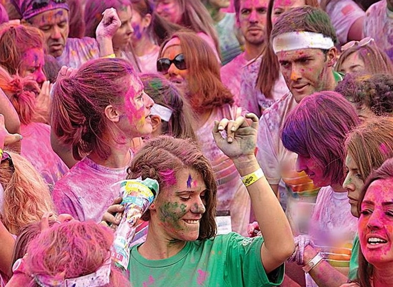 un-eveniment-plin-de-culoare-la-finalul-saptamanii-crosul-colorat-al-studentilor