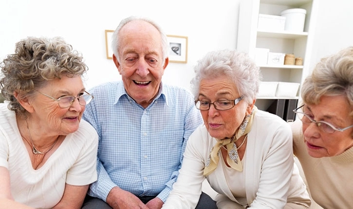 100-de-cadouri-pentru-100-de-bunici-la-implinirea-a-100-de-ani-de-la-marea-unire