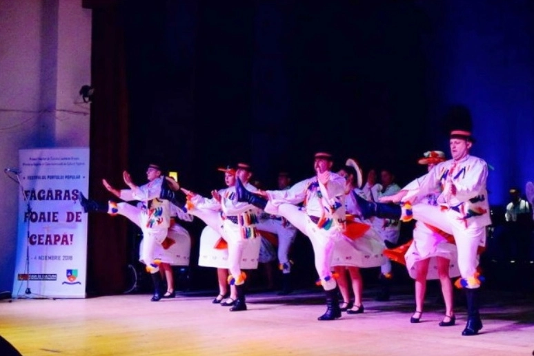 1600-de-oameni-la-fagaras-foaie-de-ceapa-a-patra-editie