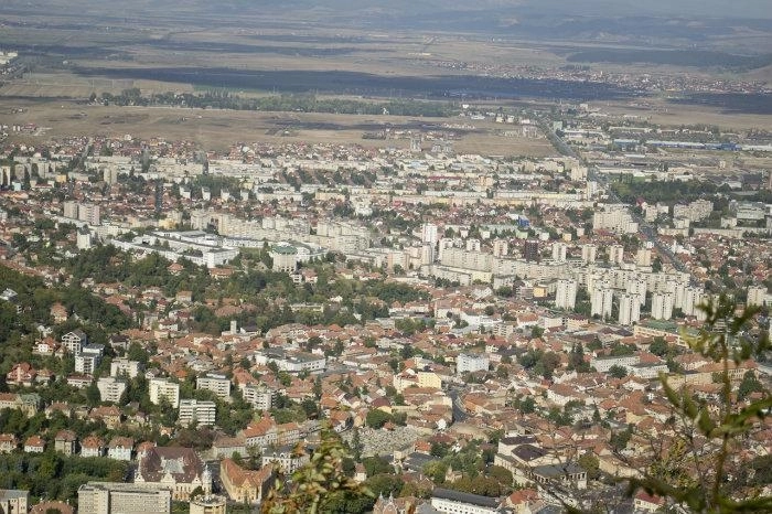 30-de-drumuri-de-pamant-din-tractorul-vor-fi-asfaltate