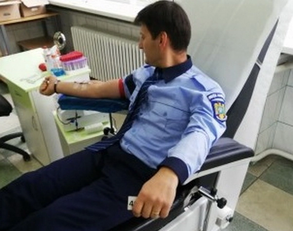 40-de-politisti-au-donat-sange-la-centrul-de-transfuzie-sangvina-brasov