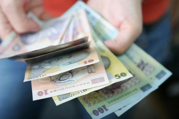 a-scazut-salariul-mediu-net