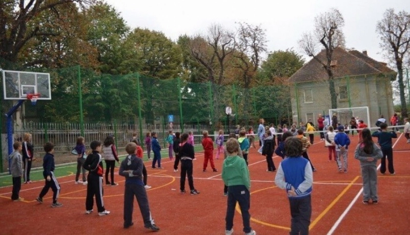 antrenorii-de-la-corona-vor-organiza-ore-de-sport-in-scolile-brasovene