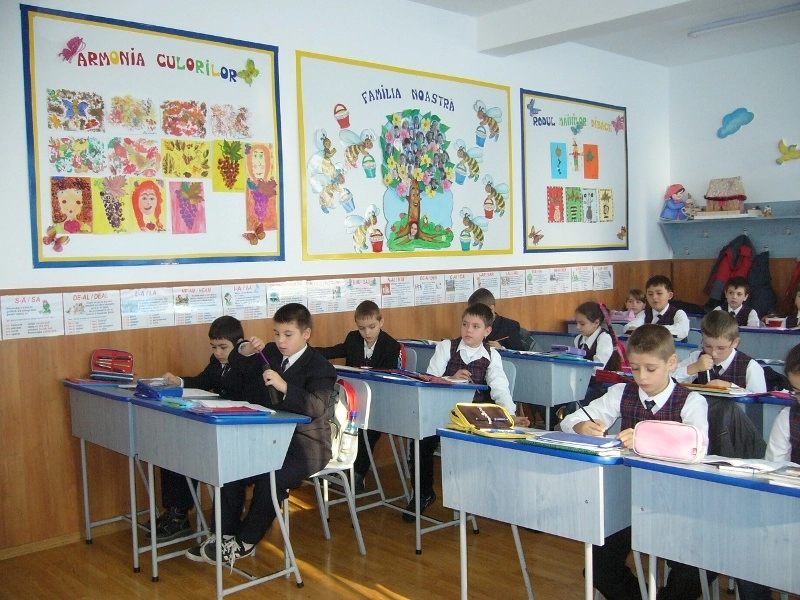 aproape-12000-de-elevi-brasoveni-vor-lua-bursa-in-semestrul-ii