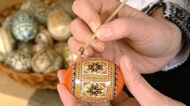 atelier-de-incondeiat-oua-la-muzeul-de-etnografie