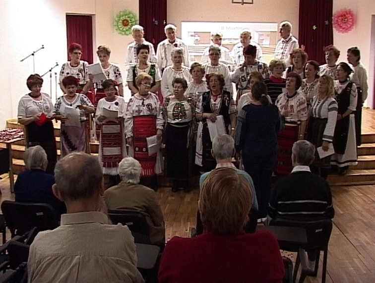 atmosfera-de-sarbatoare-pentru-batrani