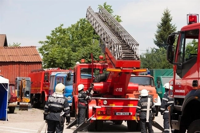 au-sunat-la-112-pentru-o-inundatie-in-bloc