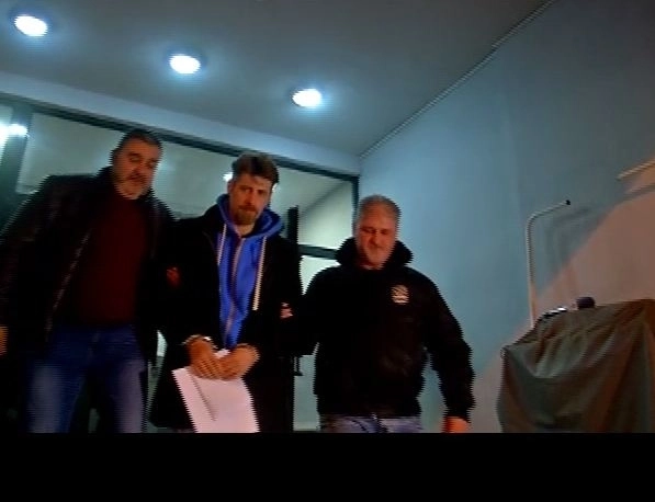 barbatul-care-sia-ucis-sotia-si-copiii-a-fost-arestat-pentru-30-de-zile