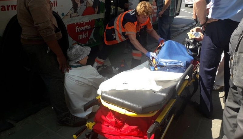 batrana-accidentata-in-statia-ratbv-de-la-sanitas