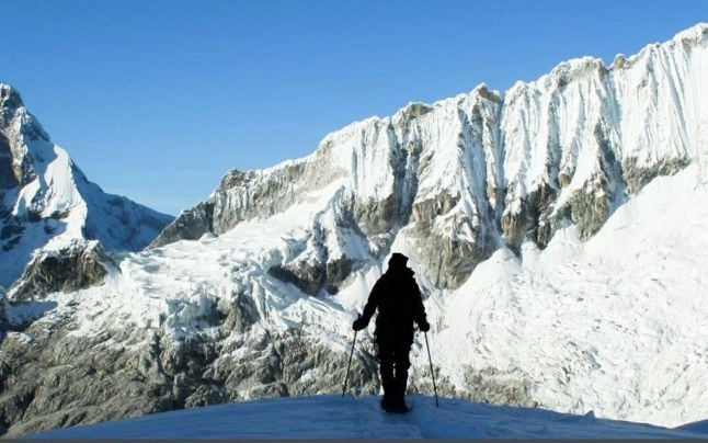 brasovenii-asteptati-sa-descopere-muntii-la-biblioteca