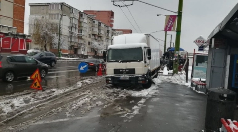 brasovul-in-prag-de-iarna-plin-de-transee-sapate-de-retelisti