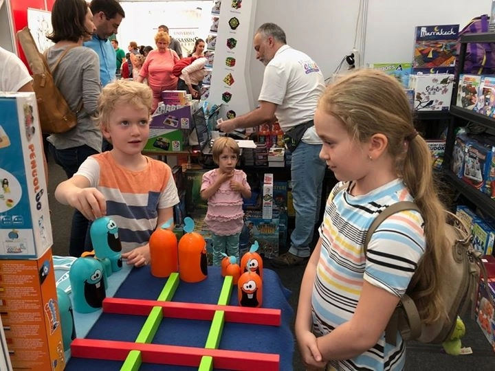 caravana-cu-jocuri-vine-la-bookfest-brasov-editia-2018