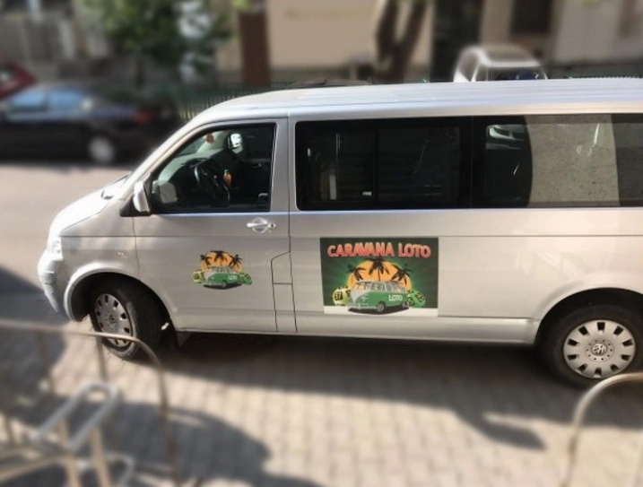 caravana-loto-649-isi-surprinde-jucatorii-cu-premii-banii-pe-loc