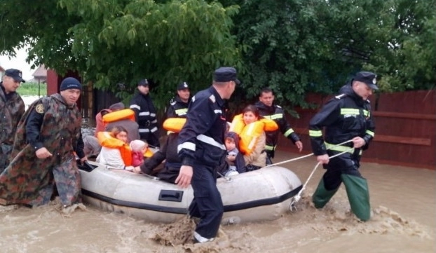 caravana-medicala-mobilizata-pentru-zonele-afectate-de-inundatii
