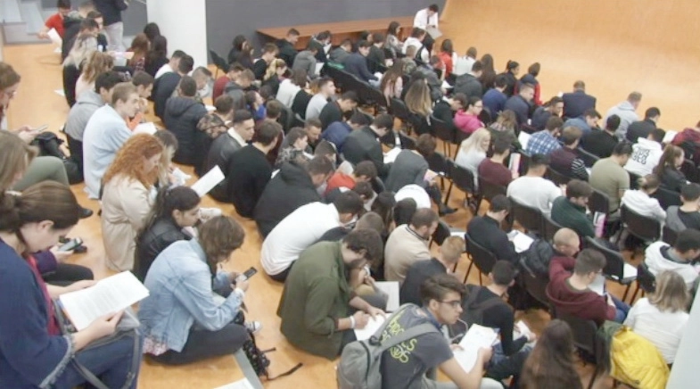 cea-mai-mare-ora-de-educatie-financiara-la-brasov-