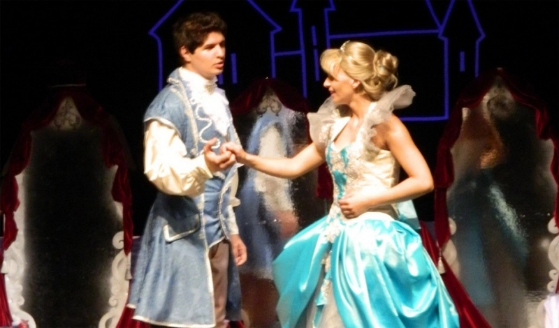 cenusareasa-spectacol-pentru-intreaga-familie-la-teatrul-arlechino