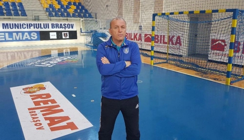 corona-brasov-a-ramas-fara-antrenor