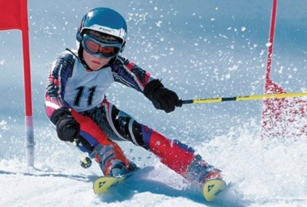 cupa-100-romania-la-schi-alpin-pe-partia-lupului-din-poiana-