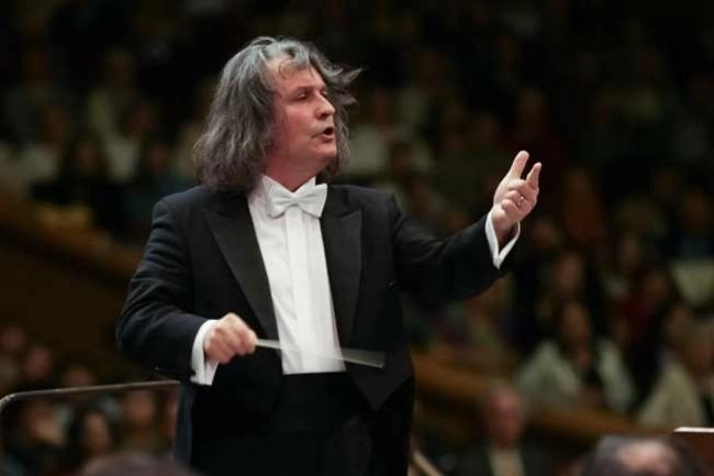 dirijorul-horia-andreescu-revine-pe-scena-din-brasov